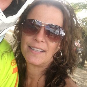 Meet your Posher, Dana